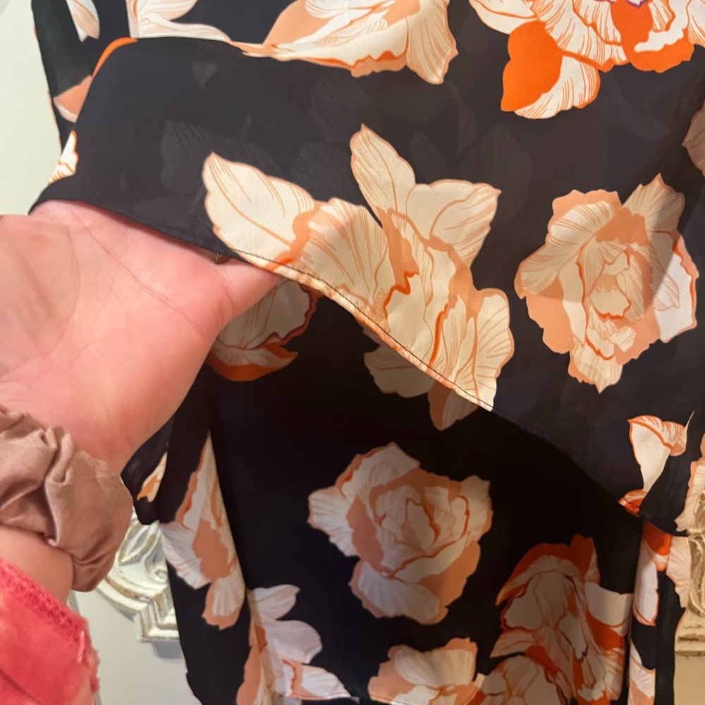 Cabi Blouse - Picture 2 of 5